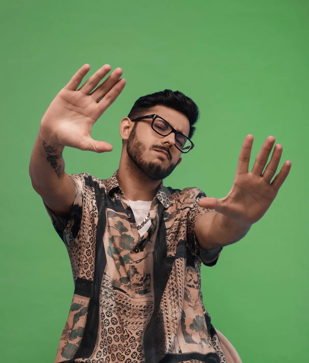 Brand deal shoot set