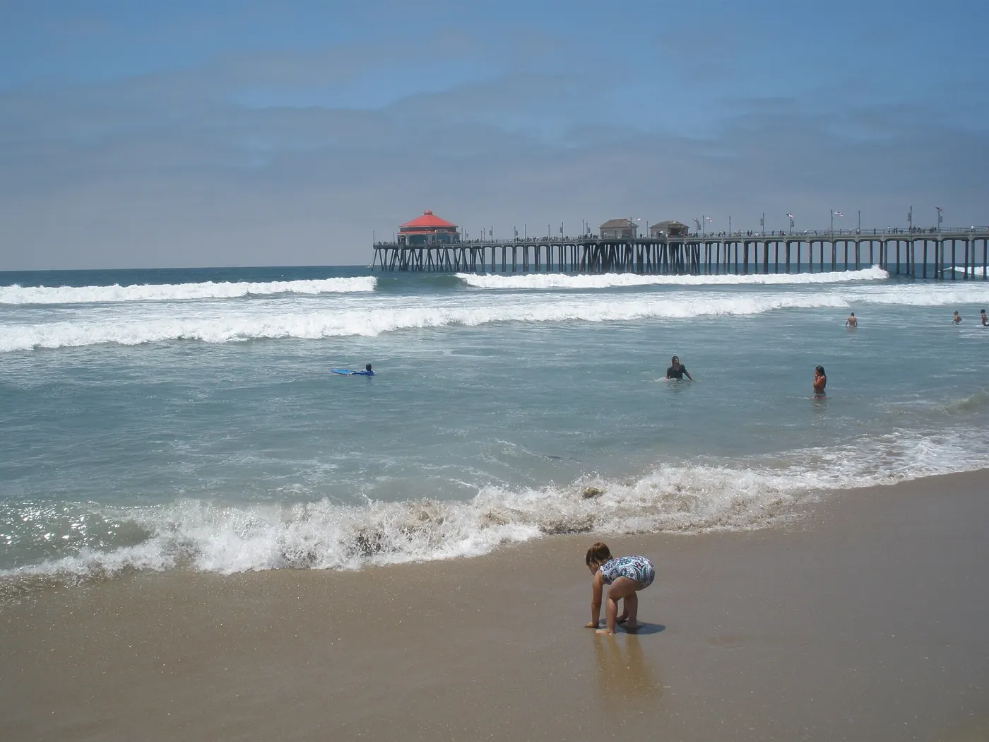 Huntington Beach, California, where Alex opened his first gym (Wikimedia Commons, credit needed)
