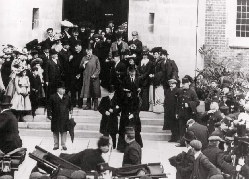Supporting scene