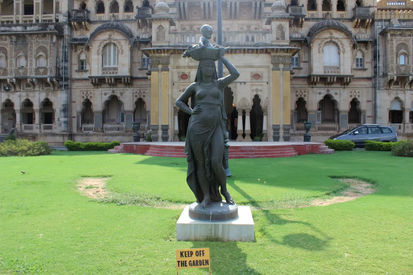 Laxmi Vilas Palace in Vadodara, the city where Bhuvan was born (Wikimedia Commons, CC BY-SA 4.0)