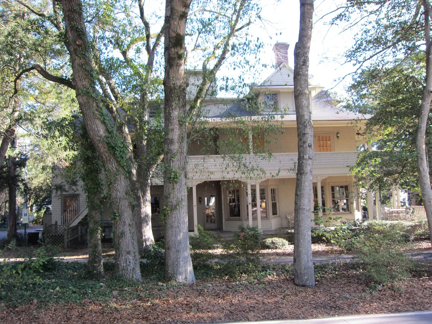 Historic Pinehurst house among trees