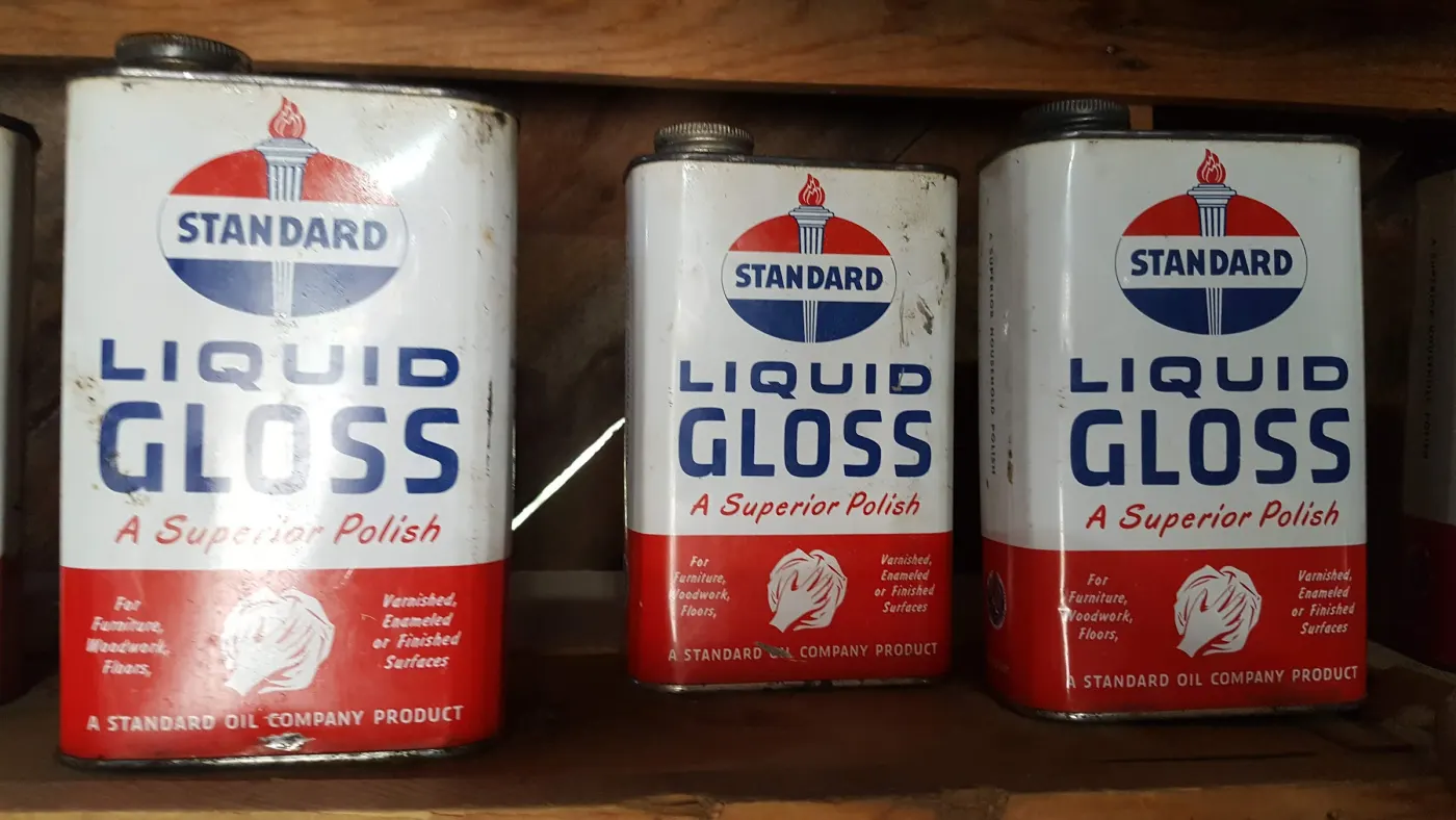 Standard Oil Liquid Gloss cans
