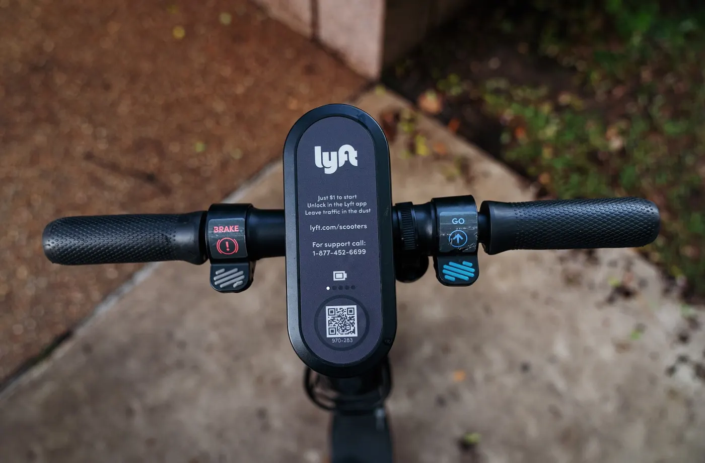 A Lyft electric scooter in Austin, Texas (Wikimedia Commons, CC BY 2.0)