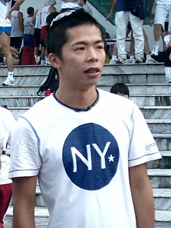 Kevin Lin participating in the 2006 YMS Running event (Wikimedia Commons)