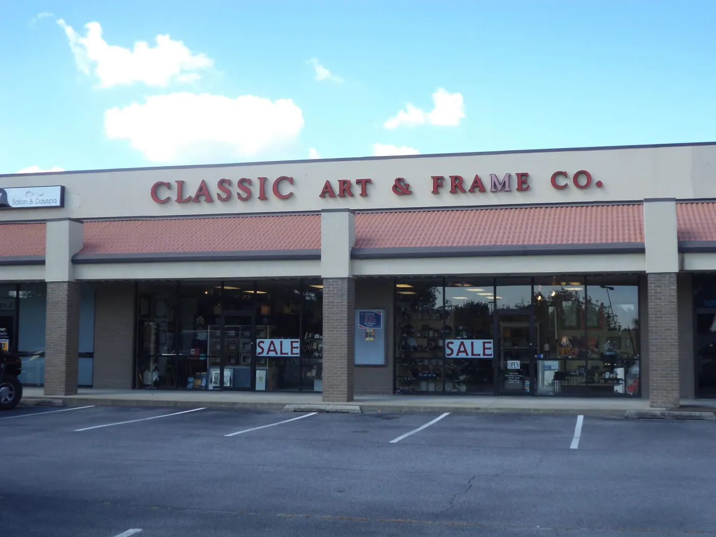 Square frame aesthetic