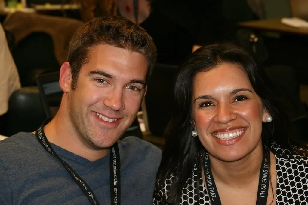 Lewis Howes with @jenchicago at Sobcon 2009 (Flickr via Openverse, by 2.0, ShashiBellamkonda)