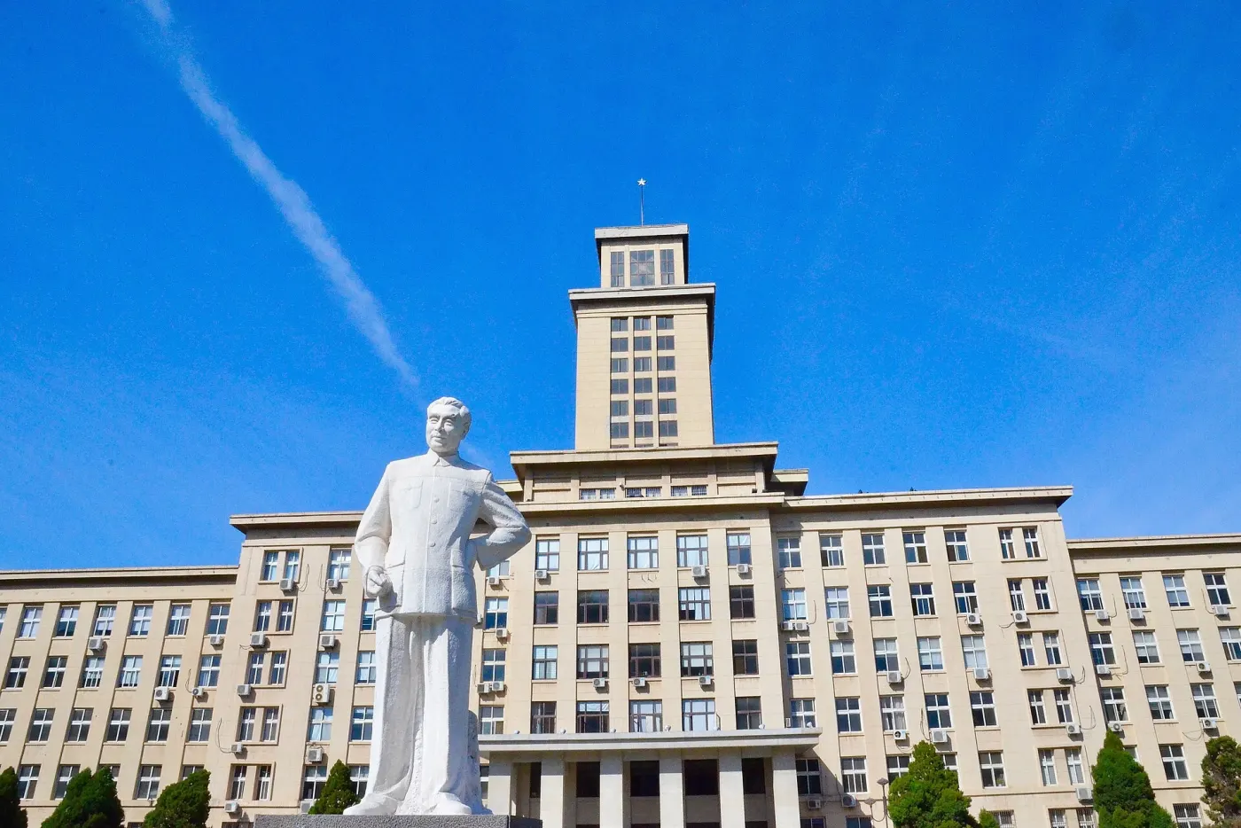 Nankai University in Tianjin, where Liang studied and met Zhang Yiming (Wikimedia Commons, credit needed)