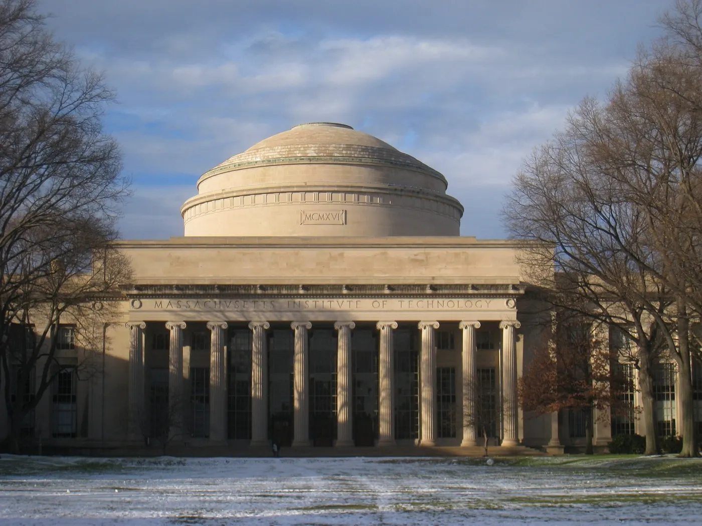 The Great Dome at MIT, where Lisa earned three degrees (Wikimedia Commons, credit needed)
