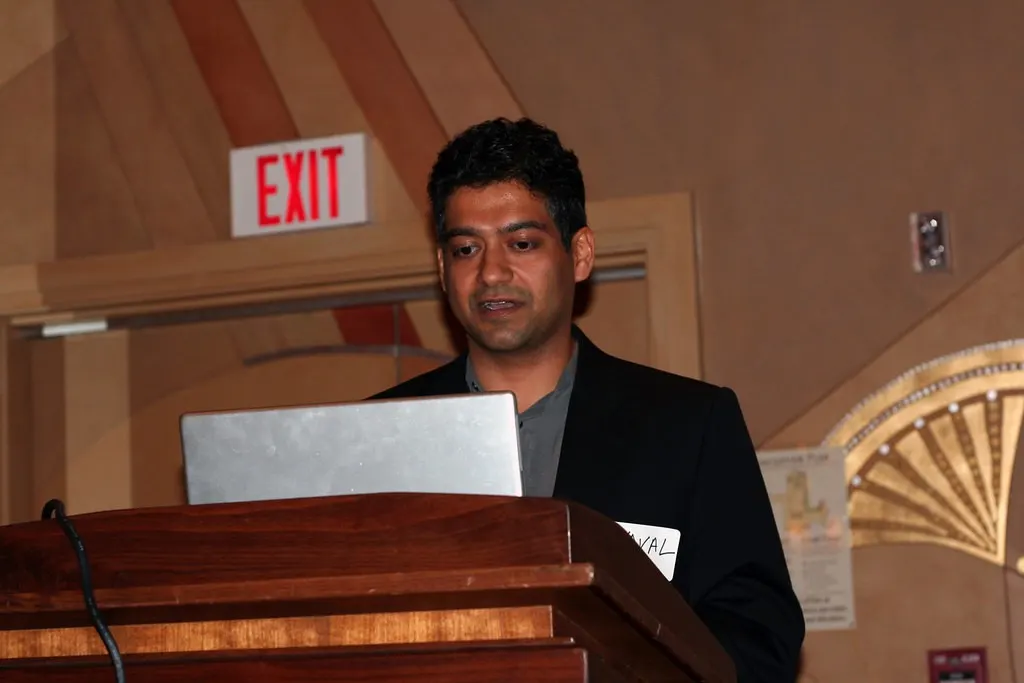 Naval Ravikant representing Vast.com (Flickr via Openverse, by-nc 2.0, niallkennedy)