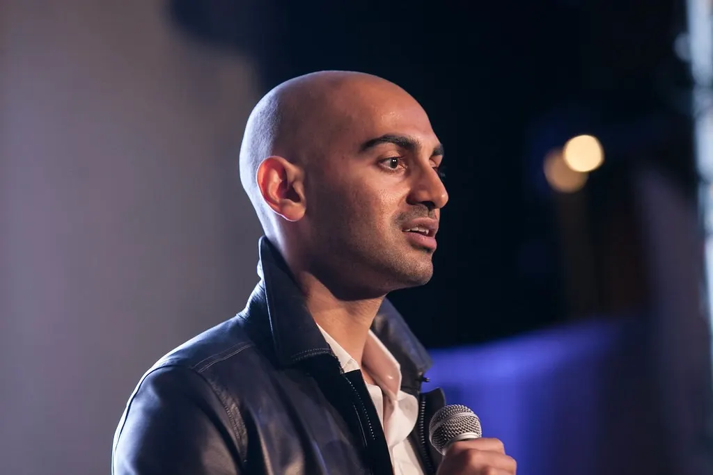 Neil Patel speaking at the Traction conference. (Flickr via Openverse, by 2.0, jdlasica)
