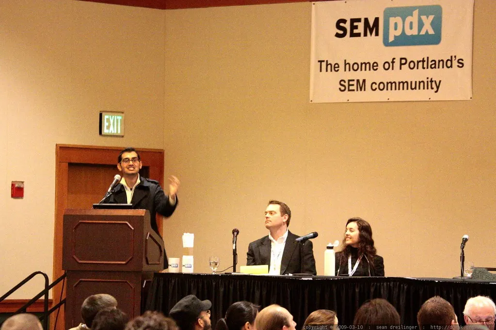 Neil Patel speaking at the Sleazy Linkbait panel, SearchFest 2009 (Flickr via Openverse, by‑nc‑sa 2.0, sean dreilinger)