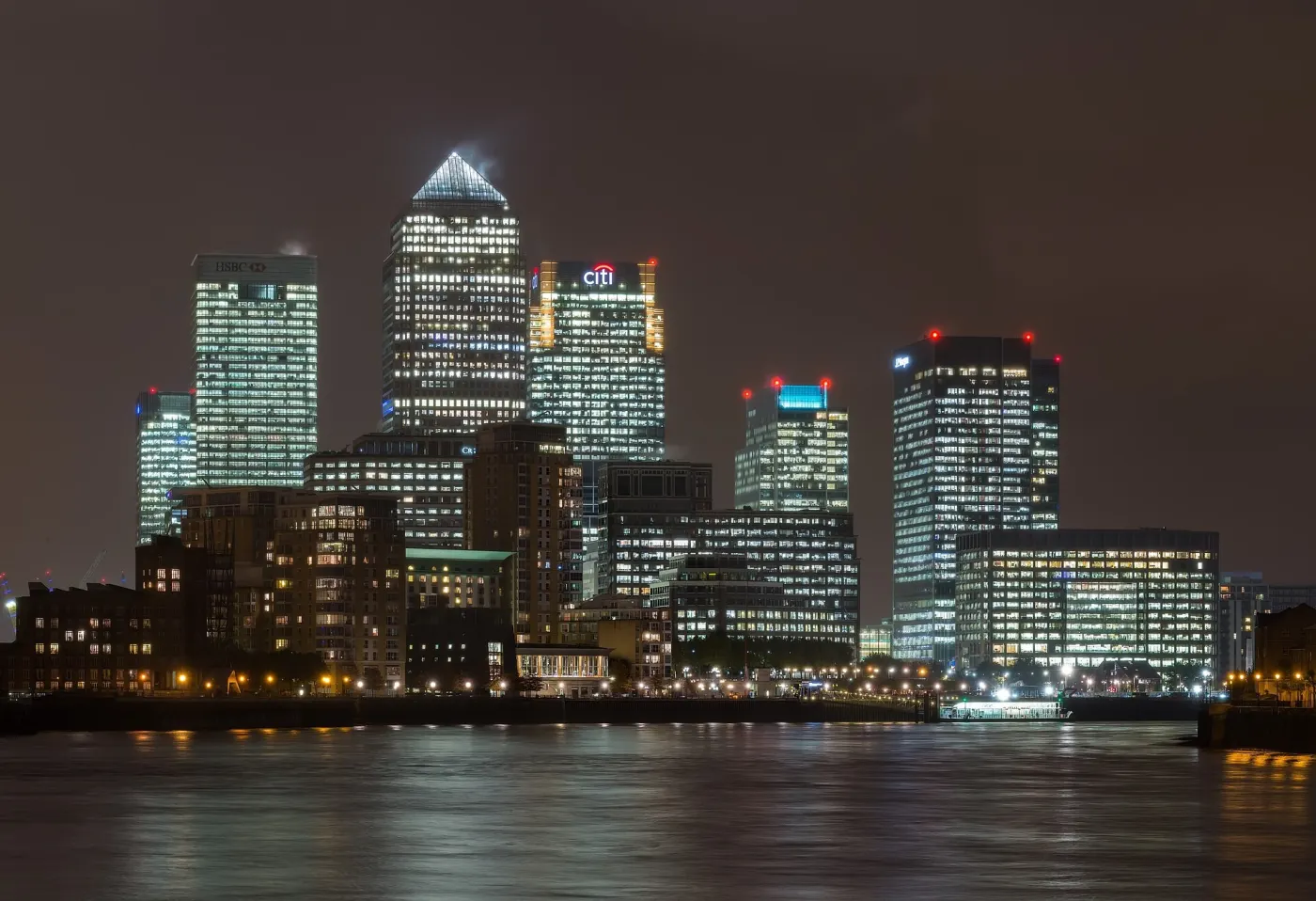 Canary Wharf in London, the financial district where Revolut began (Wikimedia Commons, credit needed)
