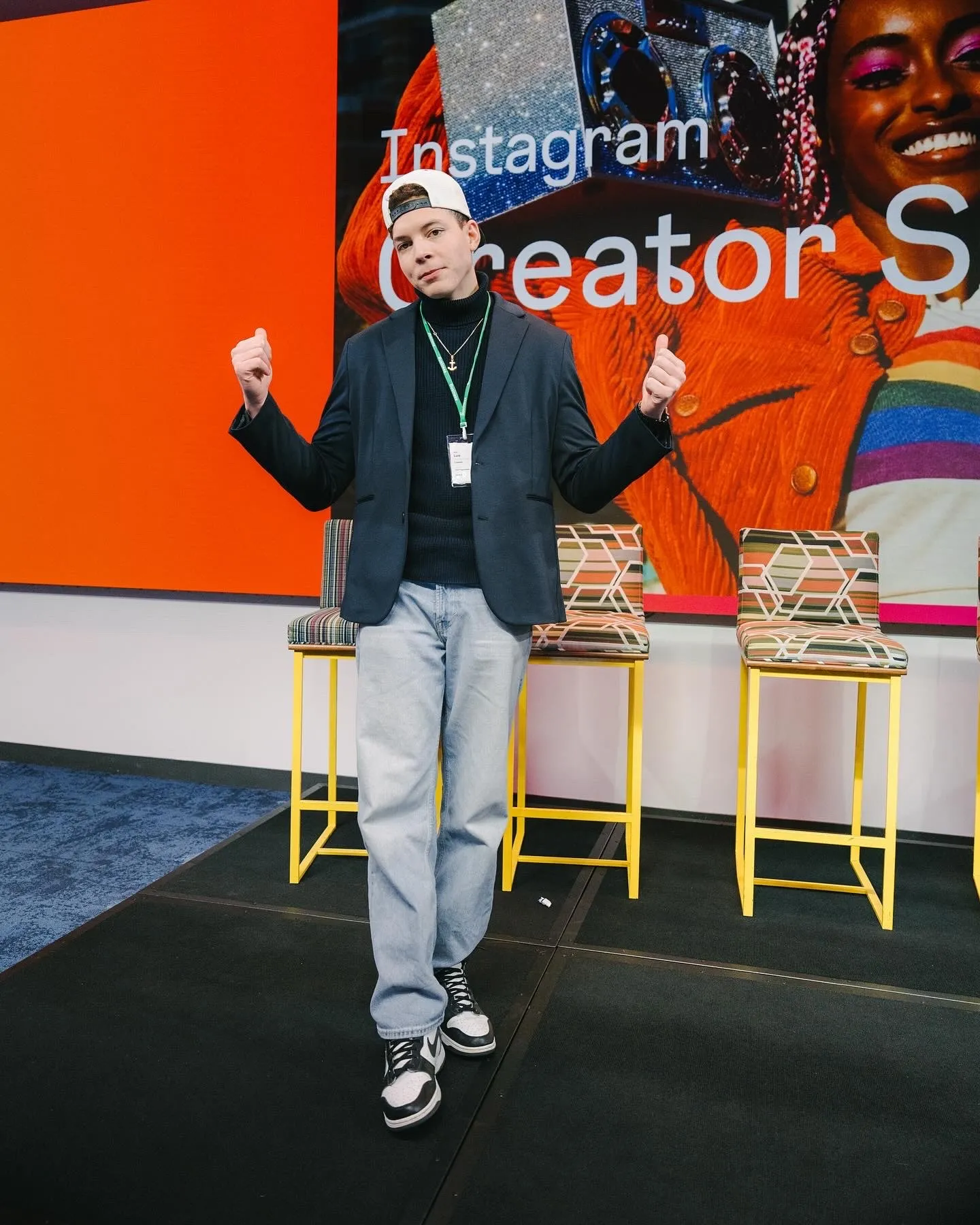Angel Barclay at a creator event (Wikimedia Commons, see Commons page, credit needed)