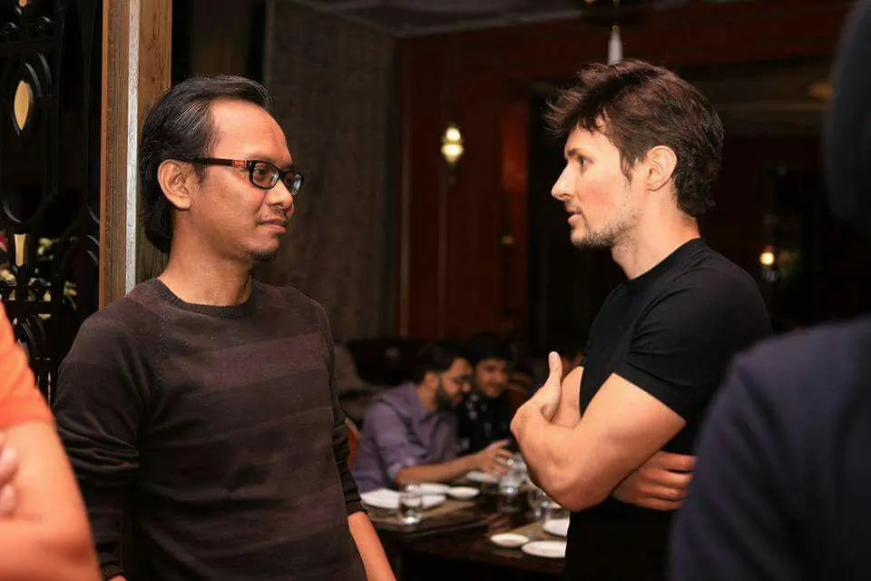 Durov in conversation, casual setting
