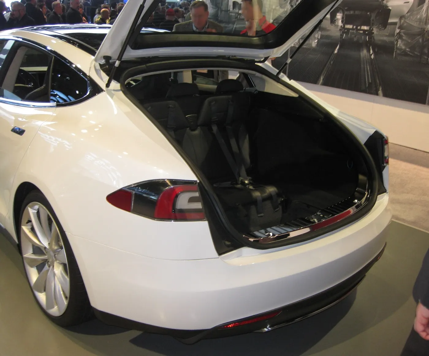 A Tesla Model S at the Detroit auto show, 2012 (Wikimedia Commons, credit needed)