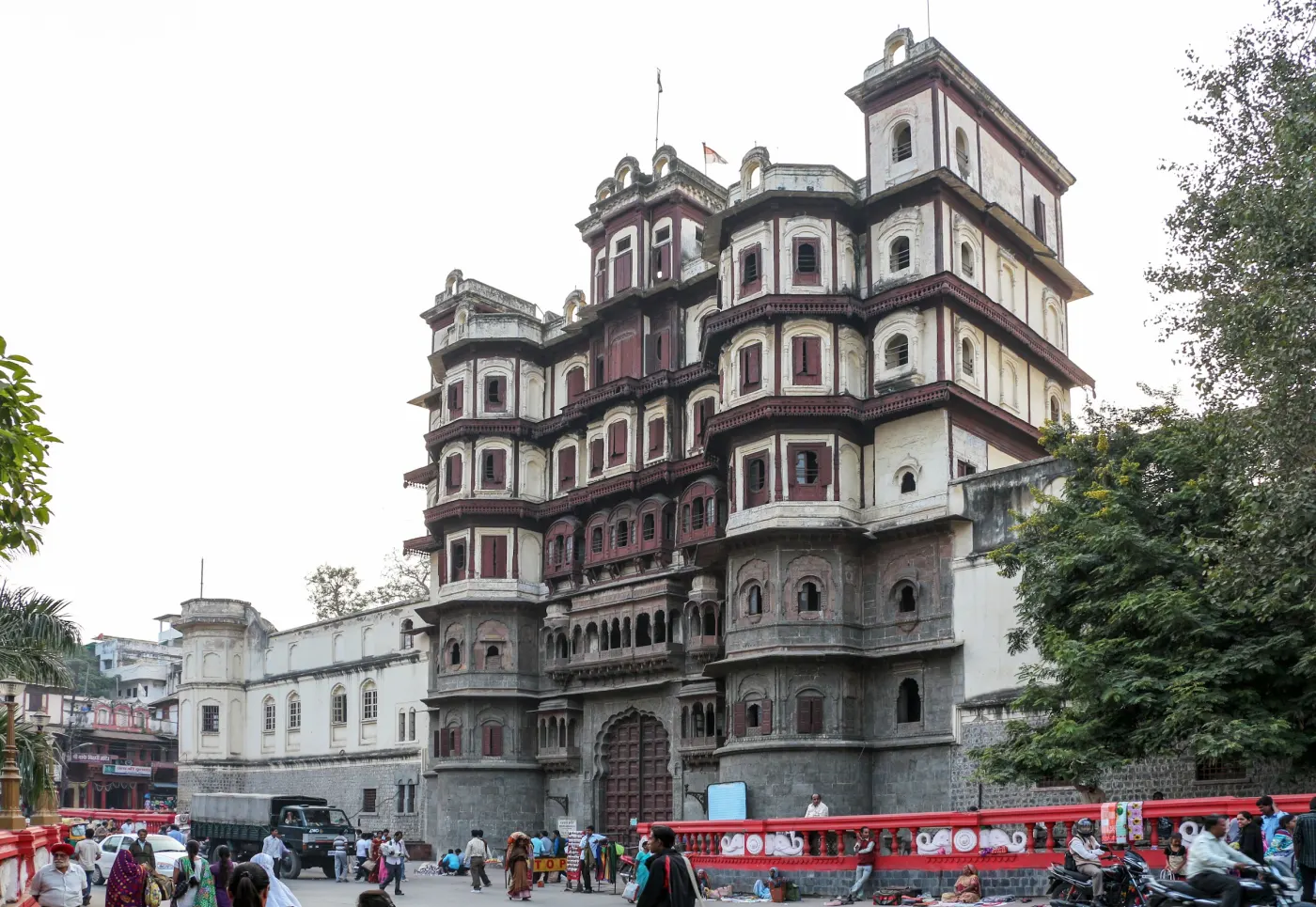 Rajwada Palace, Indore, the city where Raj grew up (Wikimedia Commons)
