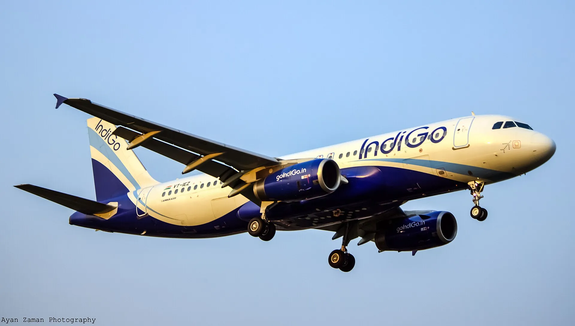 IndiGo A320 VT-IEZ climbing or landing