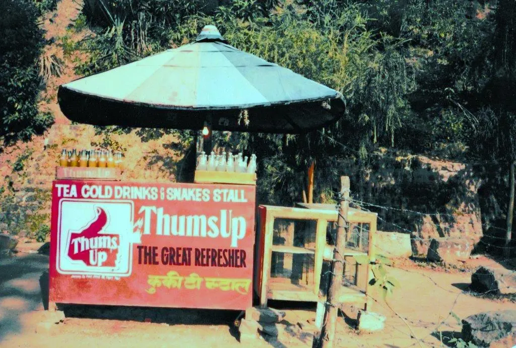 A Thums Up roadside stall in Himachal Pradesh, 2011 (Wikimedia Commons, CC BY-SA 4.0)