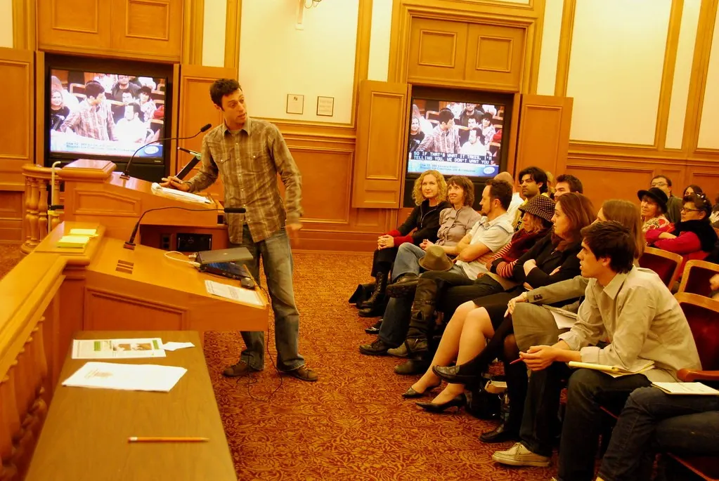 Interview with Ryan Holiday at American Apparel, photo 168. (Flickr via Openverse, by-nc-nd 2.0, credit: Steve Rhodes)