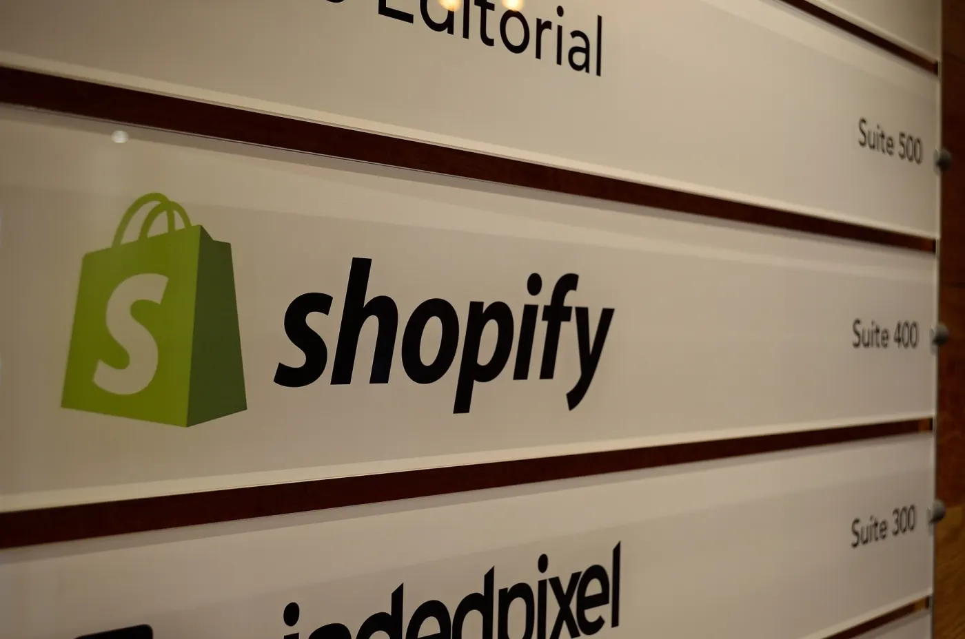 Interior shot of the Shopify Toronto office (Wikimedia Commons, see Commons page)