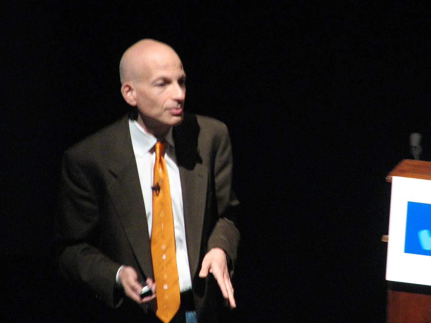 Seth Godin presenting at PDF 2007 conference (Wikimedia Commons, see Commons page)